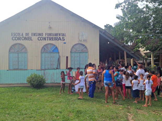 Mais de 200 alunos estão sem aulas na escola  (Foto: Taís Nascimento/G1)