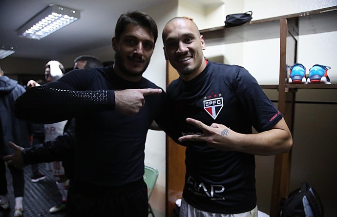 "Goleiros" Denis e Maicon, do São Paulo, contra o The Strongest (Foto: Rubens Chiri / www.saopaulofc.net)