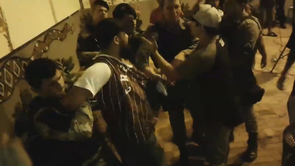 Professor chegou a ser detido em confusão em Rio Branco (Foto: Reprodução)