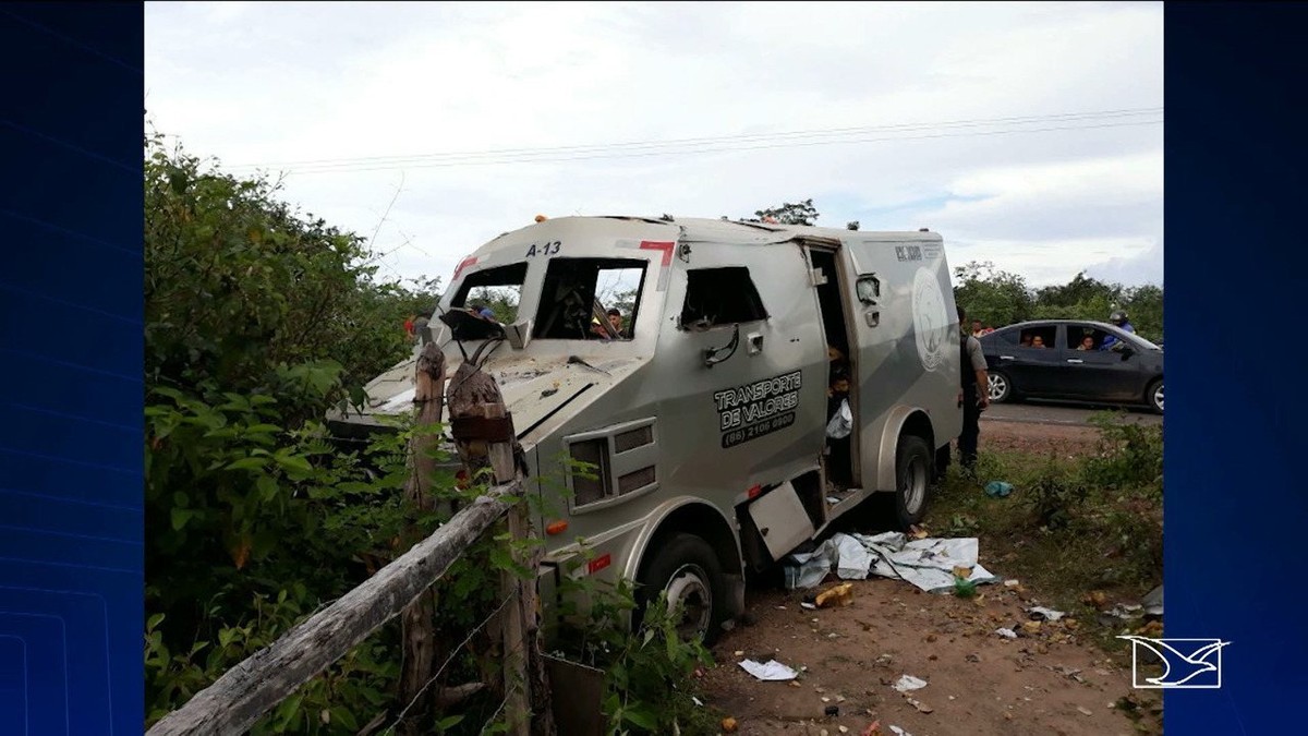 Bandidos explodem carro forte em São Bernardo Maranhão G1