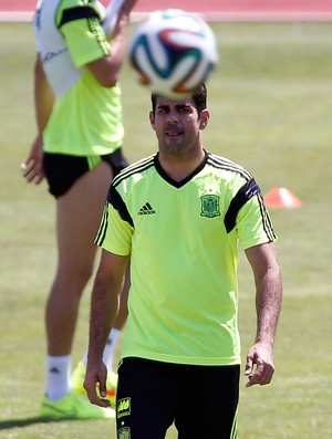 Diego Costa treino Espanha (Foto: Reuters)