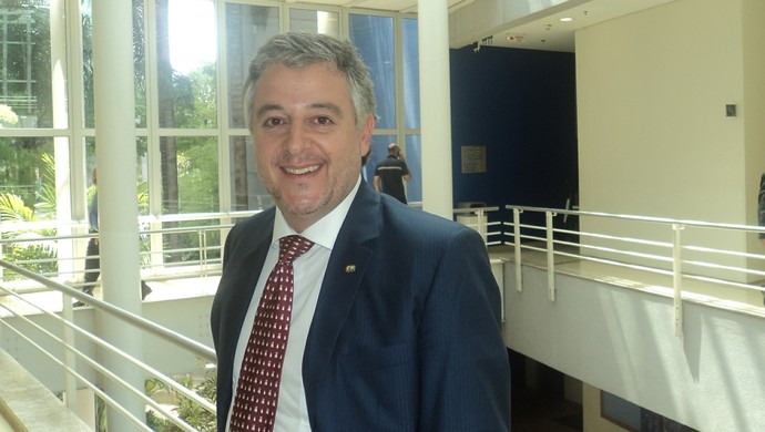 Nobre compara contratações de 2014 e 2015: 