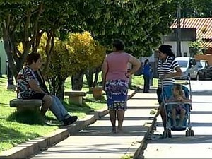 Moradores de Marilândia, MG, sofrem prejuízos com falta de energia (Foto: Reprodução/TV Integração)