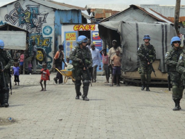Forças armadas brasileiras no Haiti (Foto: Divulgação/Forças Armadas Brasileiras)