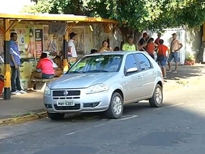 Cerca de 500 taxistas funcionam clandestinamente em Araguaína (Foto: Reprodução/TV Anhanguera)