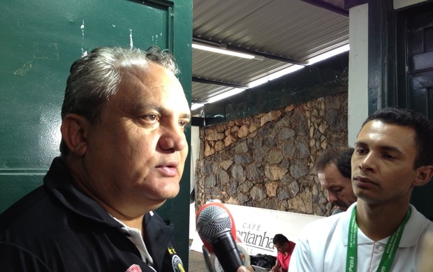 Branco dá entrevista após derrota do Sobradinho (Foto: Renato Giovanny/Divulgação)