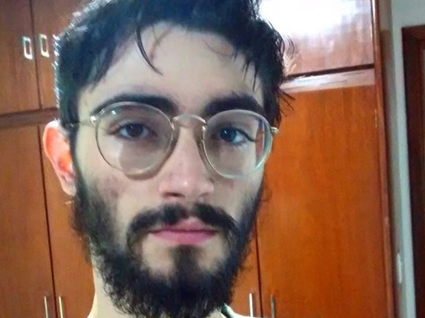 Jovem Guilherme Silva Neto foi perseguido antes de ser morto a tiros pelo pai, diz delegado  em Goiás (Foto: Reprodução/Facebook)