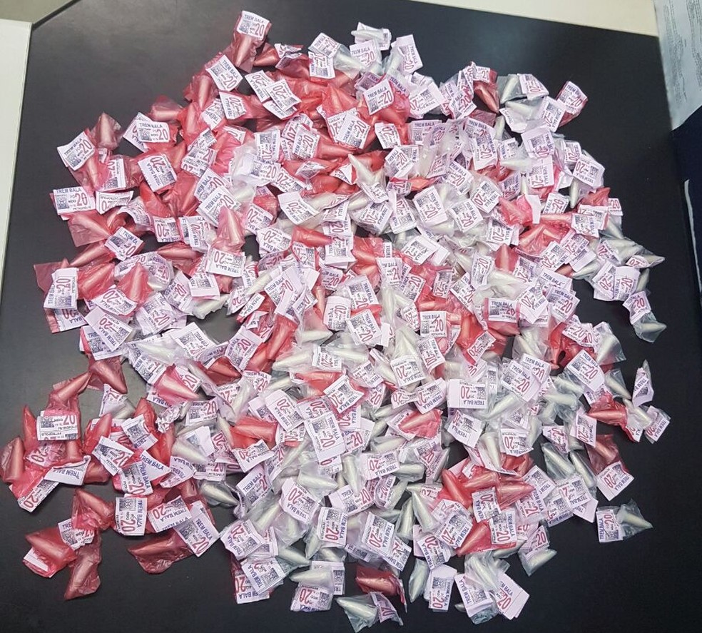 PM apreende 380 cápsulas de cocaína em bairro de Petrópolis (Foto: Divulgação | Polícia Militar)