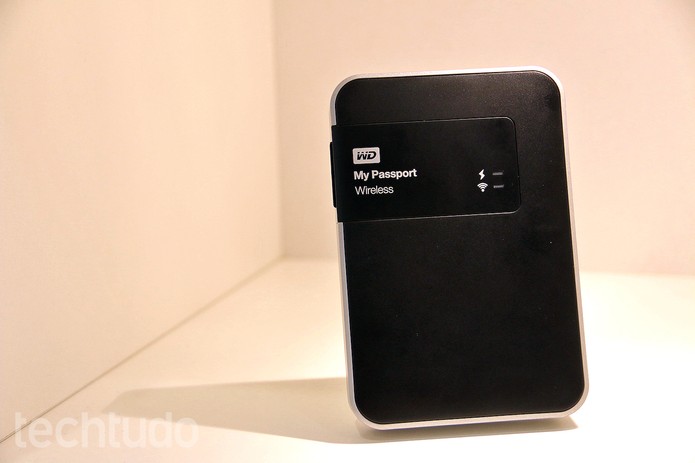 O My Passport Wireless é uma unidade de disco portátil com wi-fi integrado (Foto: Fabrício Vitorino/TechTudo) O My Passport Wireless é uma unidade de disco portátil com wi-fi integrado (Foto: Fabrício Vitorino/TechTudo)