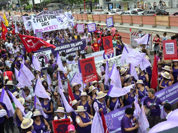 Manifestação pelos direitos das mulheres na Avenida Paulista (Foto: Cris Faga/Fox Press Photo/Estadão Conteúdo)