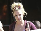 De cara lavada e despenteada, Britney Spears repete moletom 