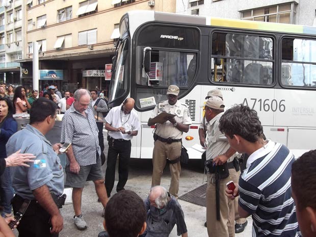 G1 Trânsito é liberado em avenida de Copacabana após atropelamento