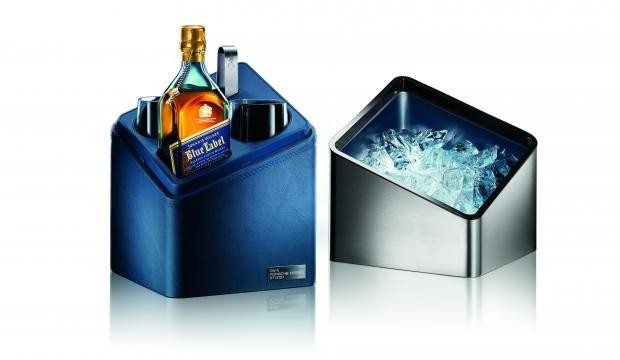 Um dos kits do Johnnie Walker Blue Label by Porshe Design (Foto: Divulgação)