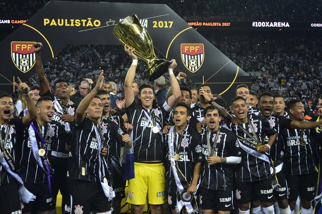 Corinthians fecha acordo com os jogadores e parcelará premiação do Paulistão