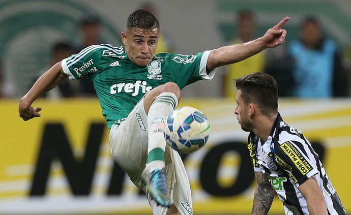 Lateral relembra temporada passada e comemora sua evolução no Palmeiras