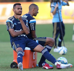 Com dupla definida, Palmeiras cobra mais atenção defensiva contra o Inter