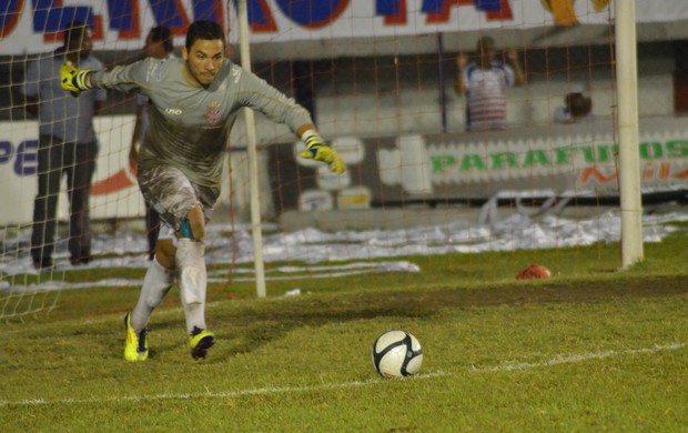 Marcão fechou o gol colorado e ajudou o time na classificação (Foto: Felipe Martins/GLOBOESPORTE.COM)