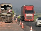 Batida entre ônibus e caminhão deixa mortos e complica tráfego na Castello 