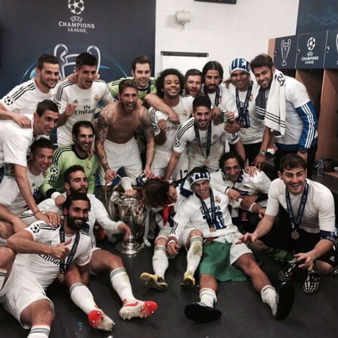 Real Madrid comemora no vestiário (Foto: Instagram)