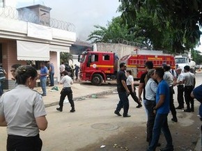 Corpo de Bombeiros foi chamado ao local. (Foto: Fabiana Conrado/G1) Corpo de Bombeiros foi chamado ao local. (Foto: Fabiana Conrado/G1)