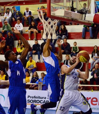 São José Basquete x Pinheiros (Foto: Danilo Sardinha/GloboEsporte.com)