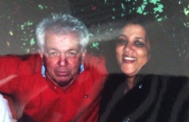 Adolfo Campos com a mulher Denise Gomes de Alencar. Ela morreu no acidente em Goiânia (Foto: Reprodução / Facebook)