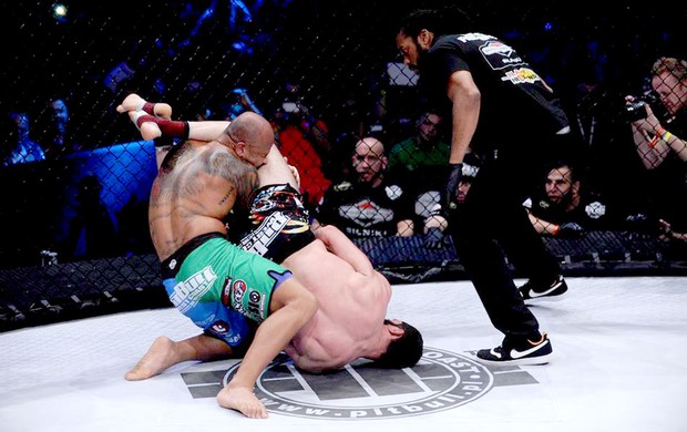 Maiquel Falcão x Mamed Khalidov luta MMA (Foto: Divulgação / Sebastian Rudnicki)