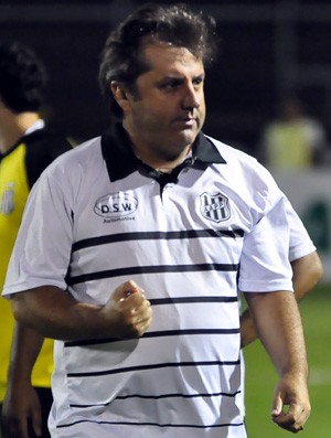 Gilson Kleina, técnico da Ponte Preta (Foto: Rodrigo Villalba / Memory Press)
