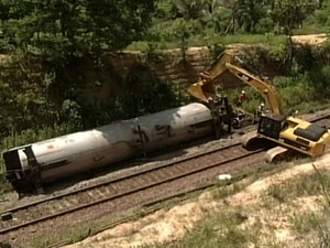 Trem da Vale descarrila e obstrui Ferrovia Carajás em Buriticupu, MA (Foto: Reprodução/TV Mirante)