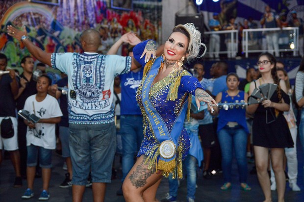 Sabrina Boing Boing é coroada &#39;diva da bateria&#39; da escola de samba Acadêmicos do Tatuapé (Foto: Adilson Marques / M2 Divulgação)