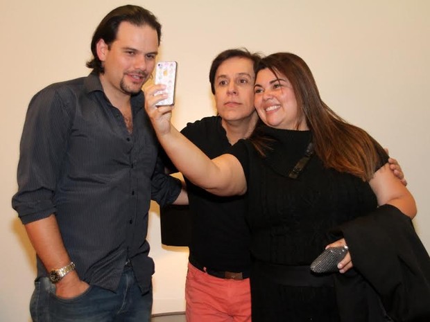 Fabiana Karla faz selfie com Tom Cavalcante (Foto: Graça Paes/ Photorionews)