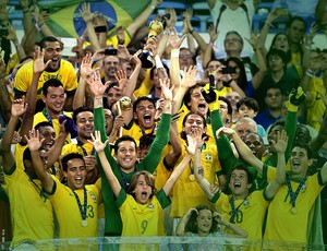 jogadores brasil troféu final copa das confederações (Foto: André Durão / Globoesporte.com)