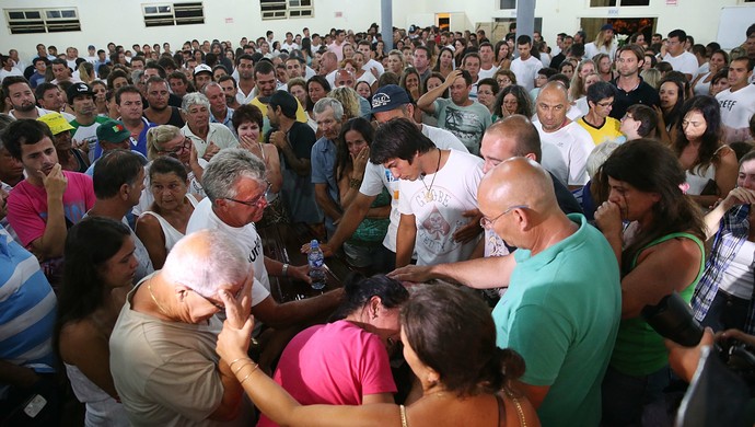 Ricardo dos Santos velório (Foto: Cristiano Estrela/Agência RBS) Ricardo dos Santos velório (Foto: Cristiano Estrela/Agência RBS)