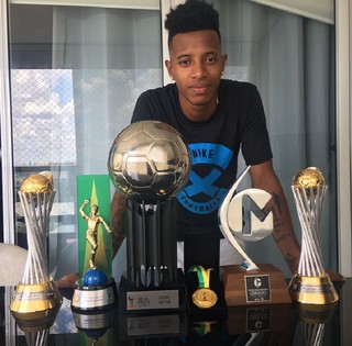 Multipremiado, Tchê Tchê agradece e espera 2017 melhor no Palmeiras