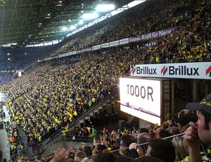 torcida jogo Dortmund x Schalke arquibancada (Foto: Rafael Maranhão / Globoesporte.com)