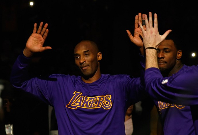 Kobe Bryant - Lakers x Sacramento (Foto: EZRA SHAW / GETTY IMAGES NORTH AMERICA / AFP )