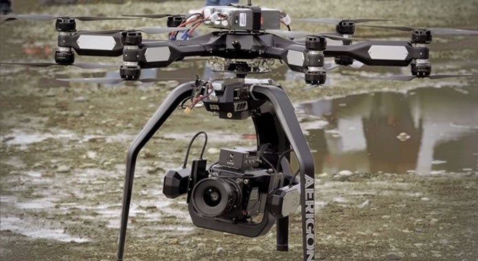 Custando US$ 25 mil, o modelo da foto é um exemplo de drone que grava em 4K e é usado em produções cinematográficas (Foto: Divulgação/Phantom)