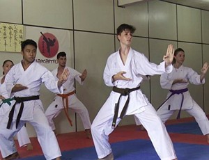 Atletas de karatê se preparam para terceira etapa do campeonato estadual (Foto: Reprodução/ Rede Amazônica RO)