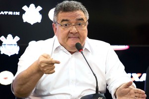 Cantor, sociólogo e sincero: Mário Gobbi comemora “vitória” pré-Dérbi