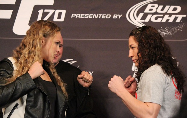 encarada Ronda Rousey x Sarah McMann UFC 170 (Foto: Evelyn Rodrigues)
