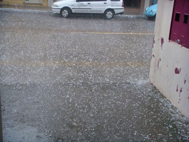 Choveu granizo em Juazeirinho, no Cariri da Paraíba (Foto: Divulgação/Aesa)