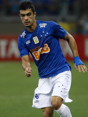 Egídio, lateral esquerdo do Cruzeiro (Foto: Washington Alves/Light Press)