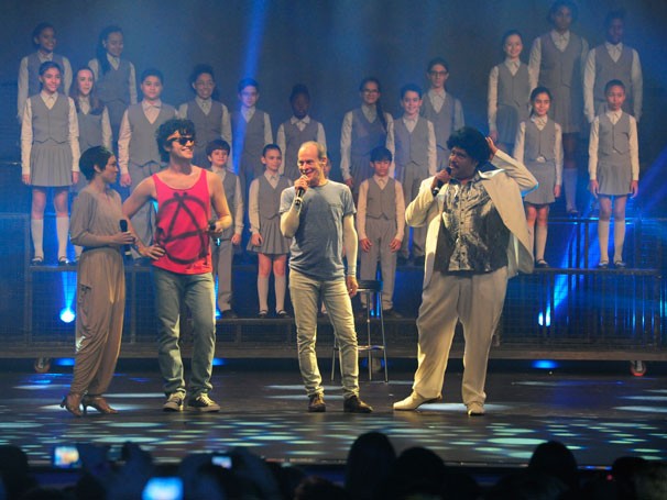 Ney Matogrosso interpretou &quot;Canção da América&quot; ao lado de Emílio Dantas, Tiago Abravanel e Laila Garin (Foto: Globo/Estevam Avelar)