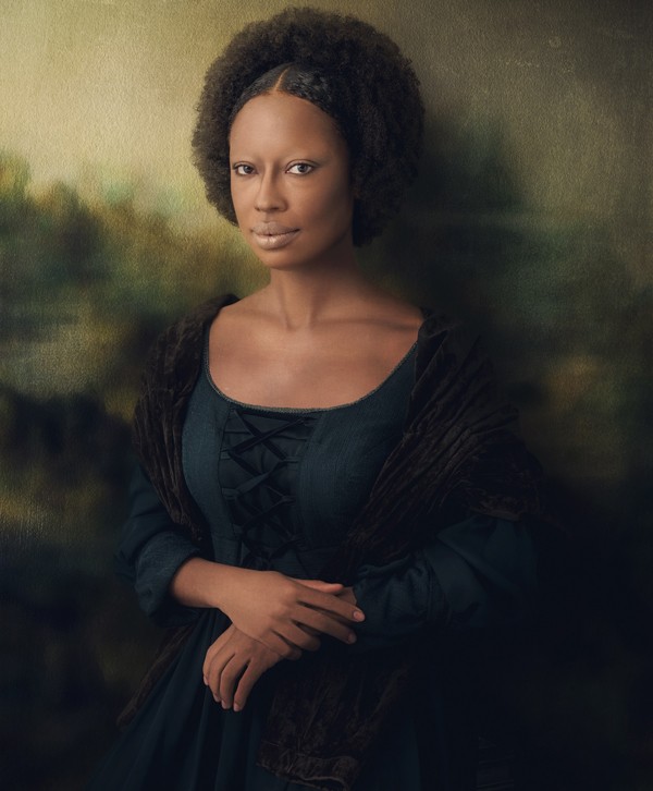 A atriz encarna uma Monalisa negra na mostra Identidade, em cartaz em Santa Teresa, no Rio (Foto: Reprodução)