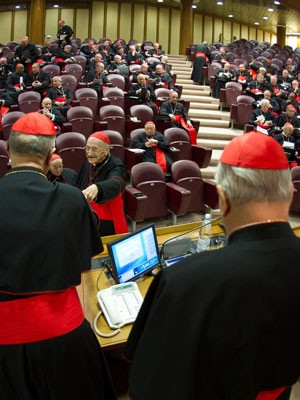 Vaticano - cardeais (Foto: AP/Osservatore Romano)