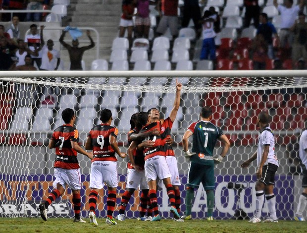 Gonzalez gol Flamengo (Foto: Dhavid Normando / Ag. Estado)
