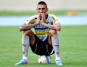 Rafael Marques treino Botafogo (Foto: Fábio Castro / Agif)