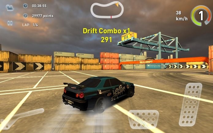 Pilote os melhores carros do mundo do drifting em Real Drift Car Racing (Foto: Divulgação)