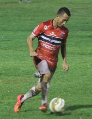 Tety, atacante do River-PI (Foto: Renan Morais/GloboEsporte.com) Tety, atacante do River-PI (Foto: Renan Morais/GloboEsporte.com)