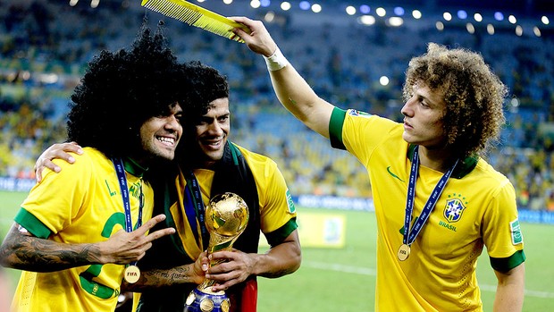 david luiz daniel alves hulk brasil final copa das confederações (Foto: Agência AP)